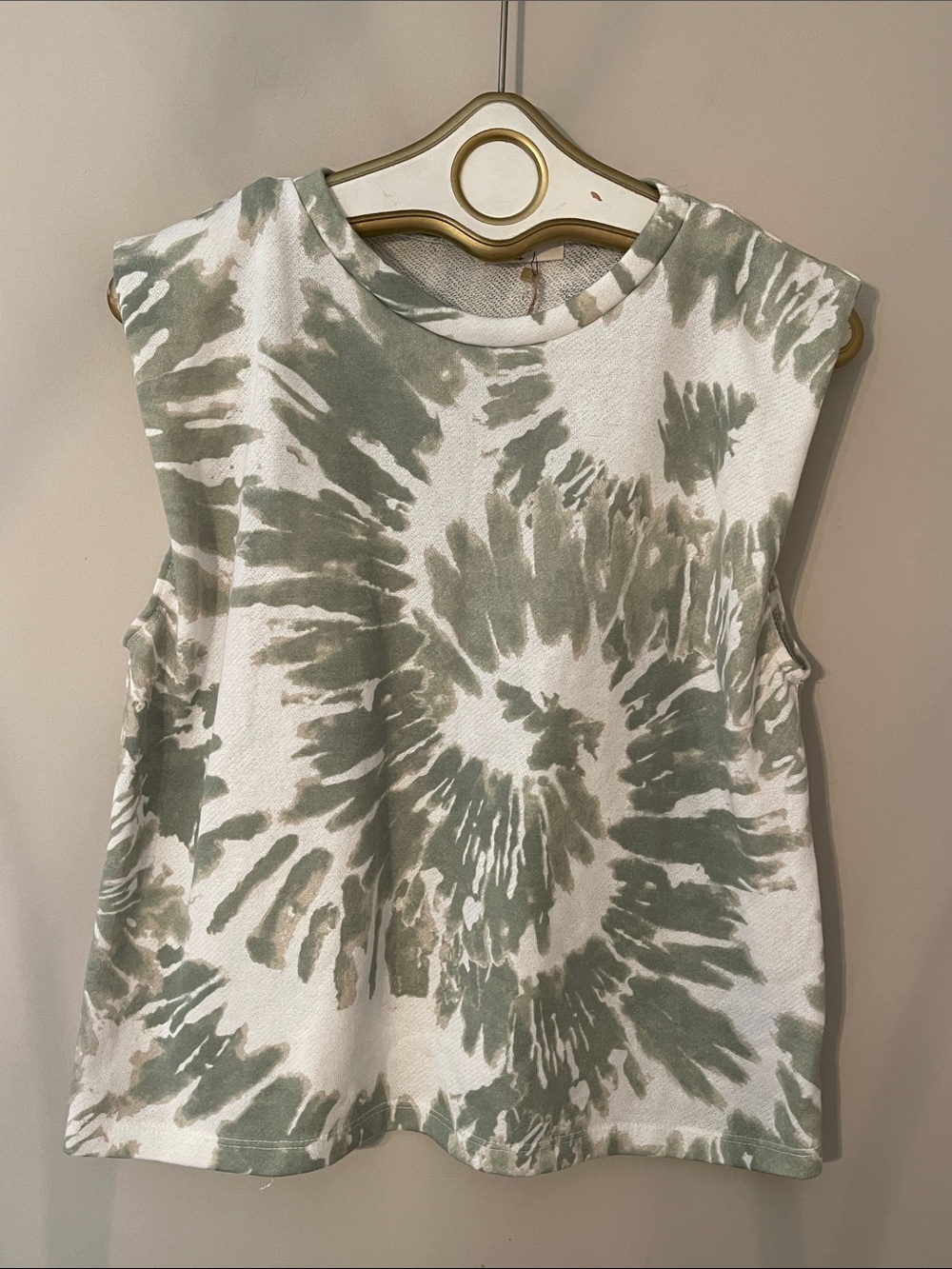 entro Sarai Top NWT Sage Green Tie Dye Sleeveless Top Small